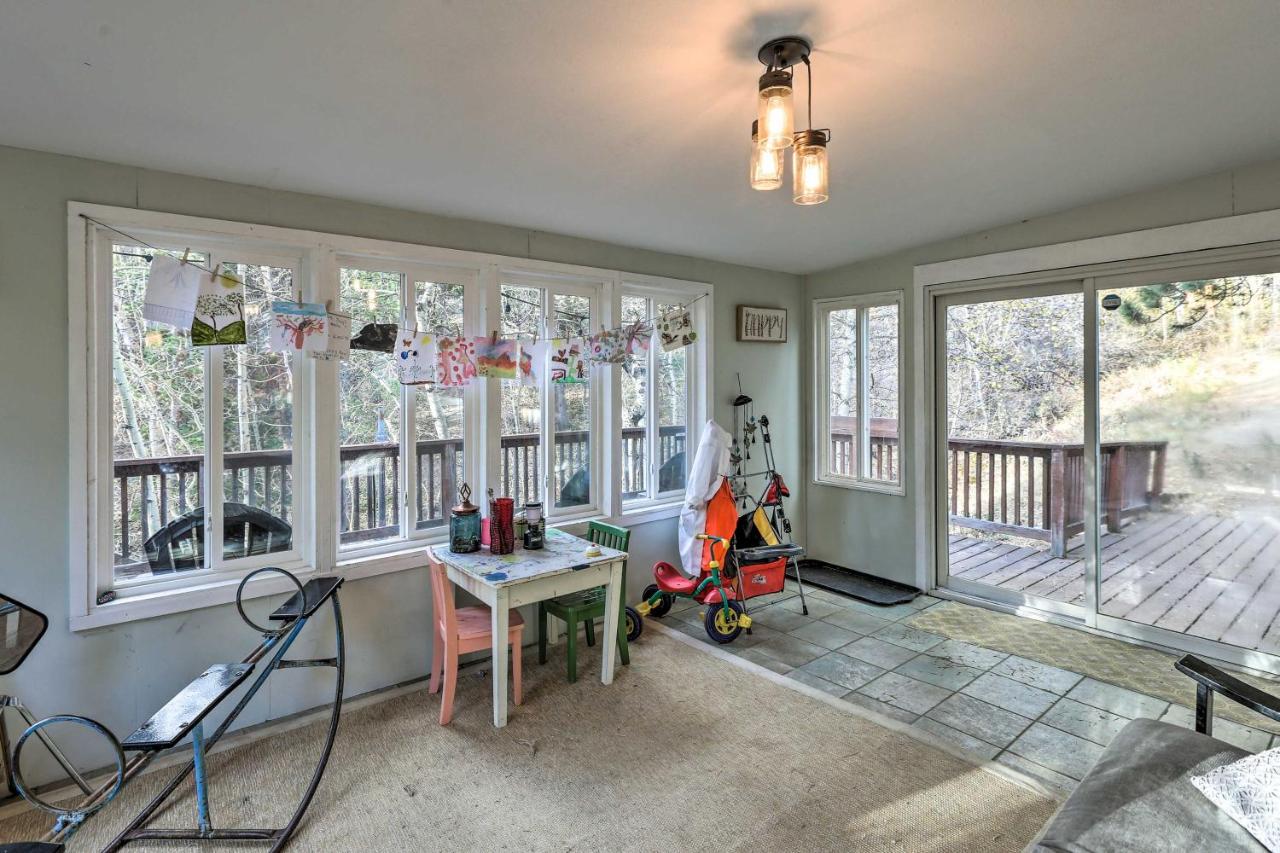 Stunning Golden Home With Deck About 35 Mi To Denver! Eksteriør bilde