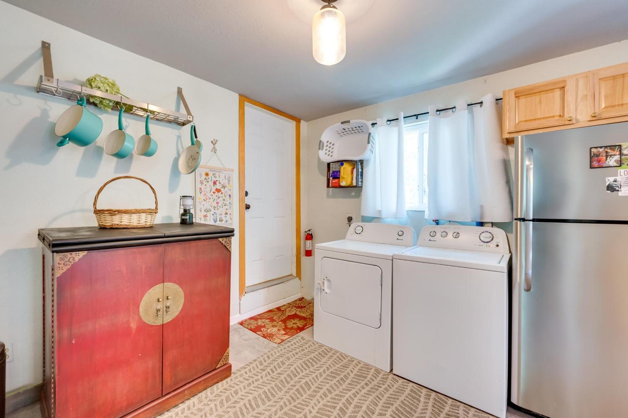 Stunning Golden Home With Deck About 35 Mi To Denver! Eksteriør bilde
