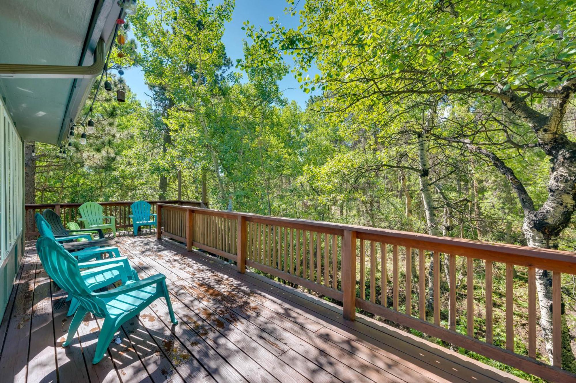 Stunning Golden Home With Deck About 35 Mi To Denver! Eksteriør bilde